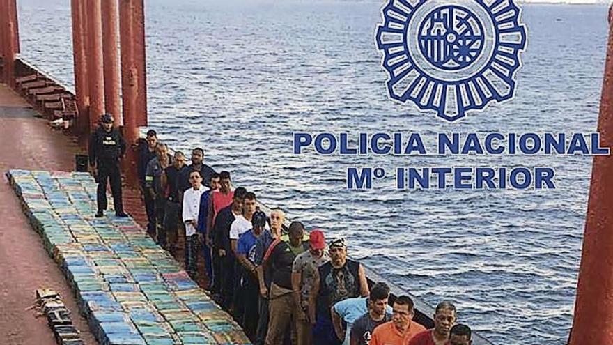 Arrestado un vigués como garante en el buque con 5,5 toneladas de cocaína rumbo a Galicia