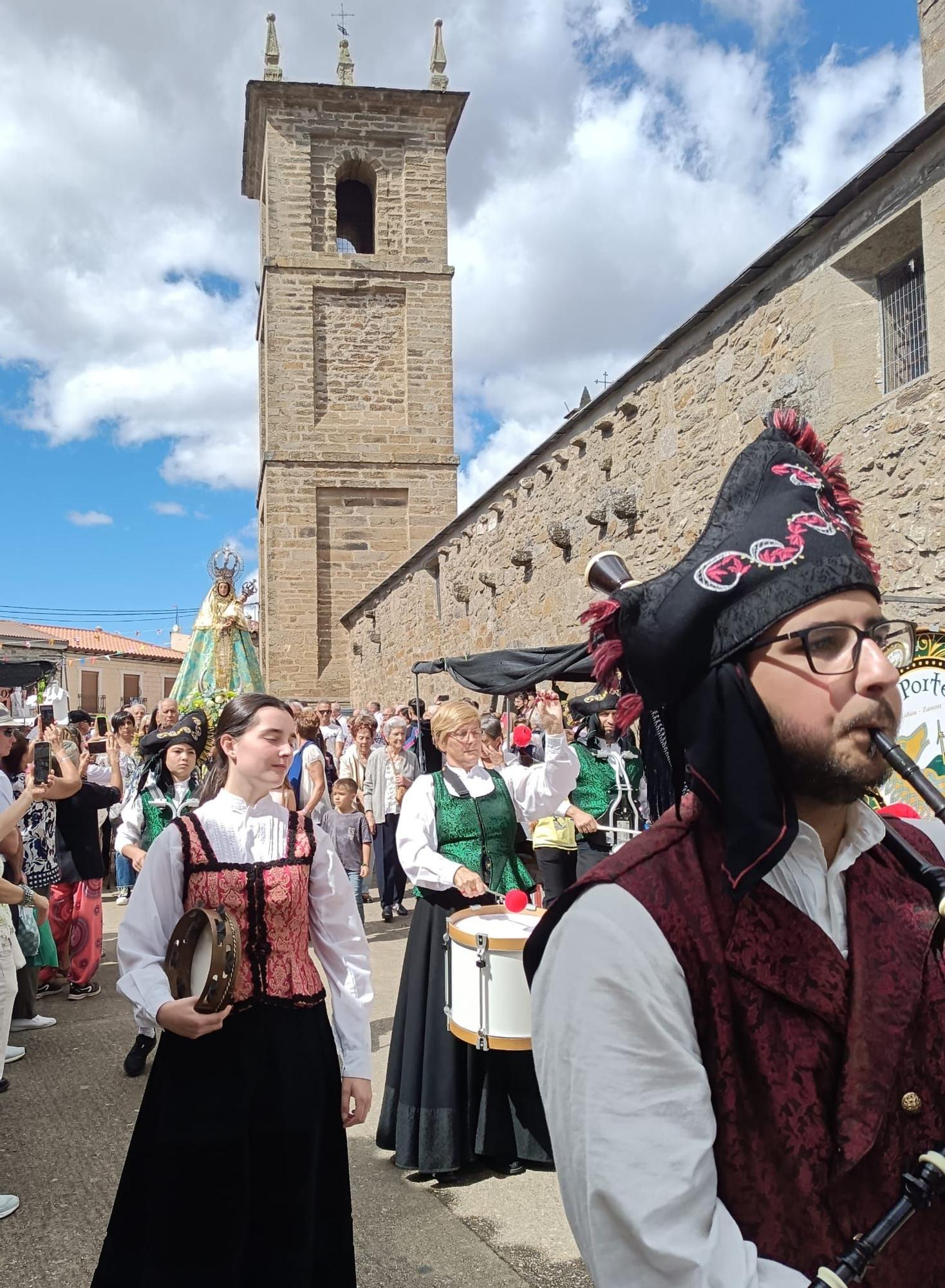 La Carballeda se rinde ante su señora
