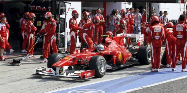 Alonso vence en Monza