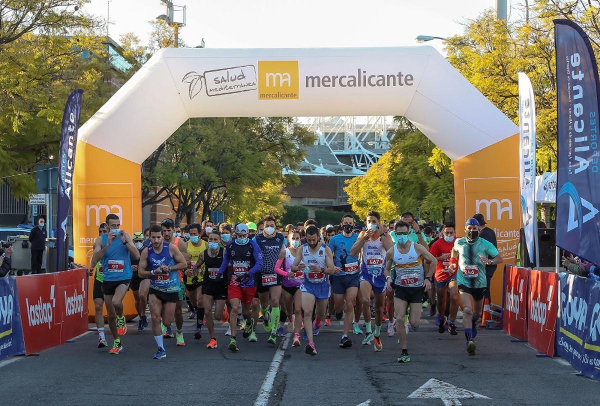 Salida 10K de  la Carrera de los Castillos de Alicante.