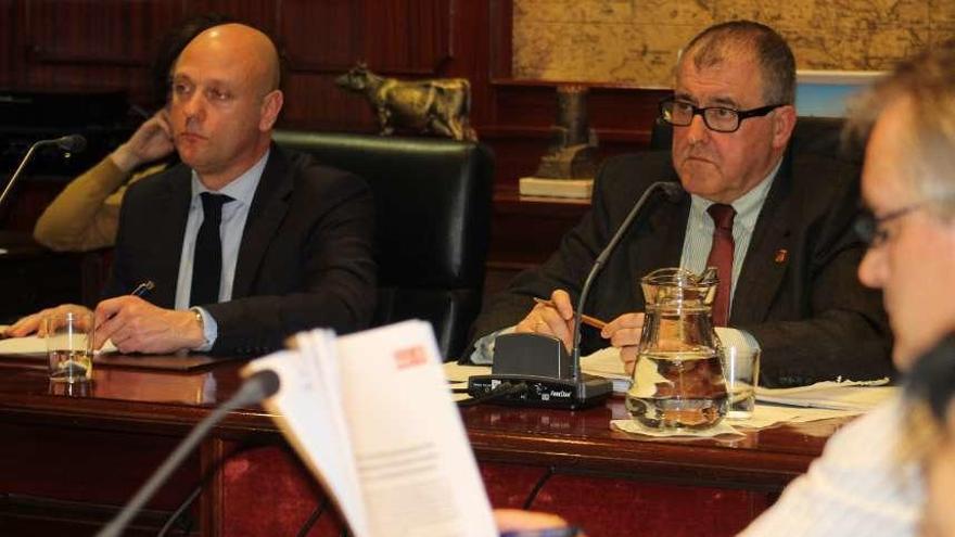 El Ayuntamiento de Valdés da la bienvenida al nuevo secretario