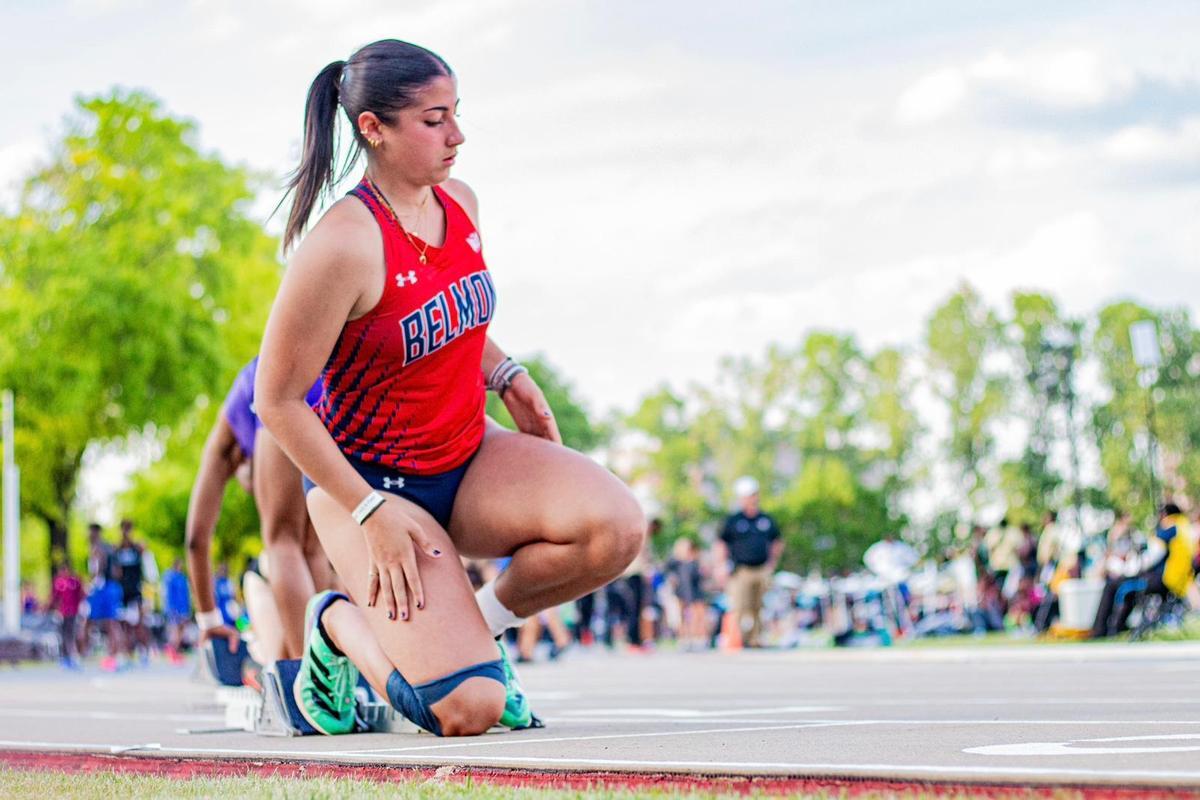 Carlota Salgado, durante una competición con las Bruins.