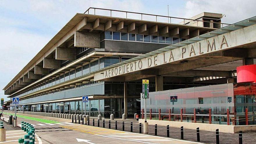 Fachada del aeropuerto de La Palma.