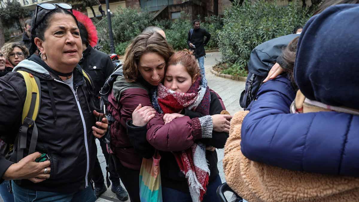 Los Mossos d'Esquadra desalojan a activistas del Bloc Llavors