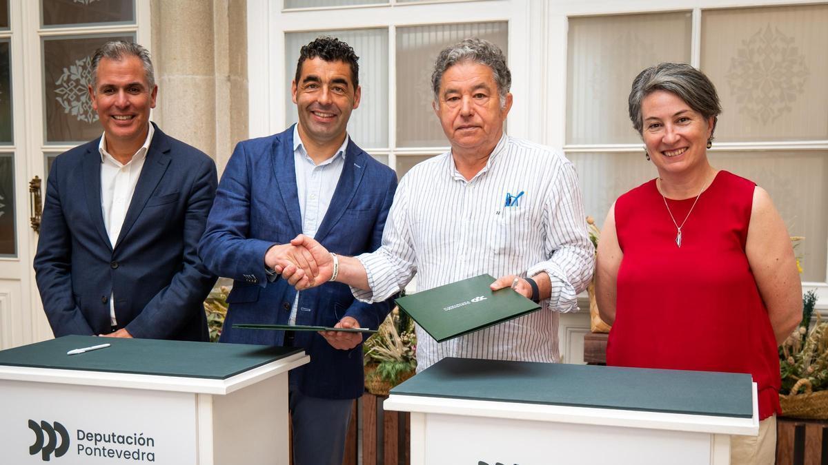 Firma del convenio entre el Concello de Pontevedra y la Diputación.