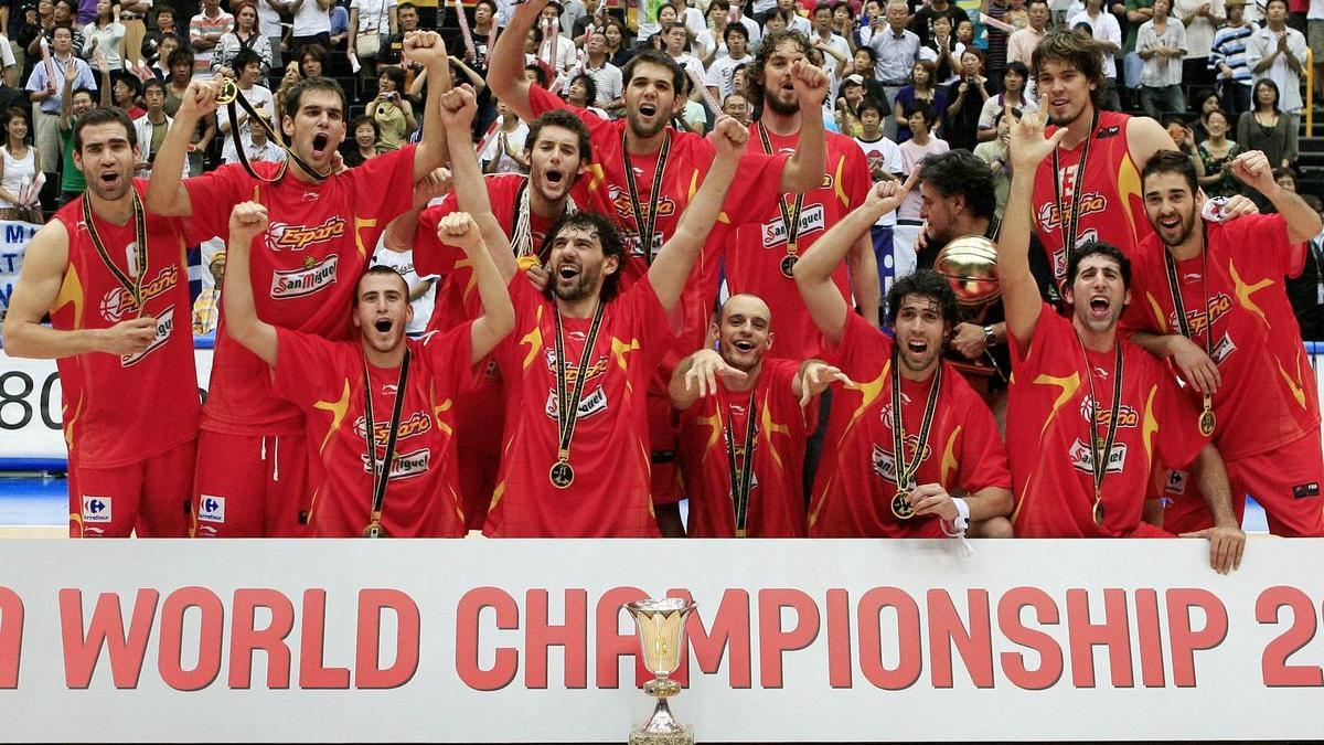 La selección española de baloncesto celebra su victoria en el Mundial 2006.