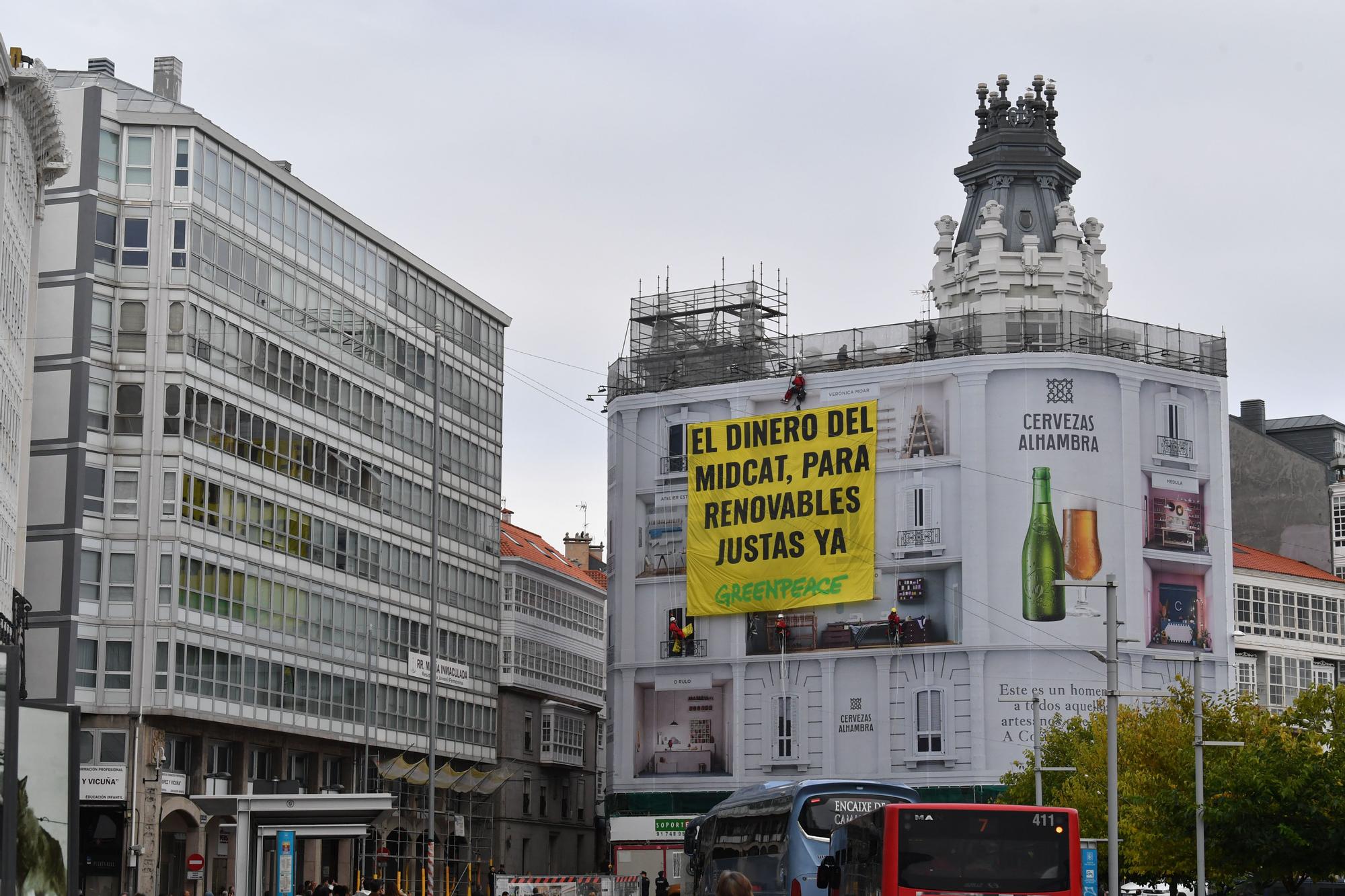 Mensaje de Greenpeace para Pedro Sánchez y Olaf Scholz desde la Casa Molina de A Coruña