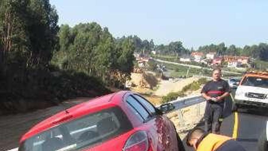 Coche accidentado en Morás.