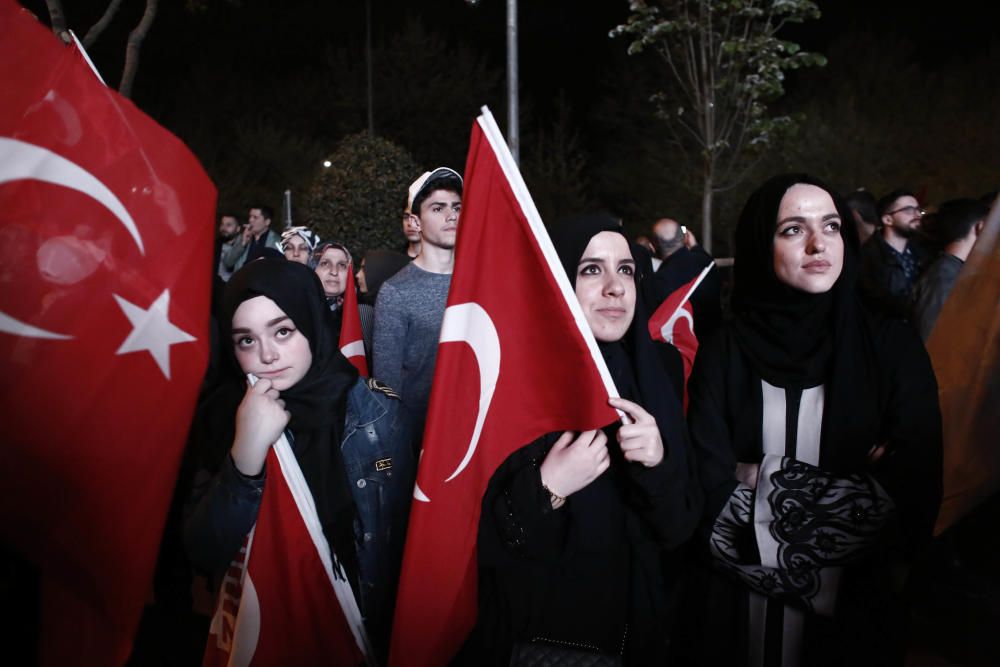 Erdogan gana el referéndun constitucional en Turquía