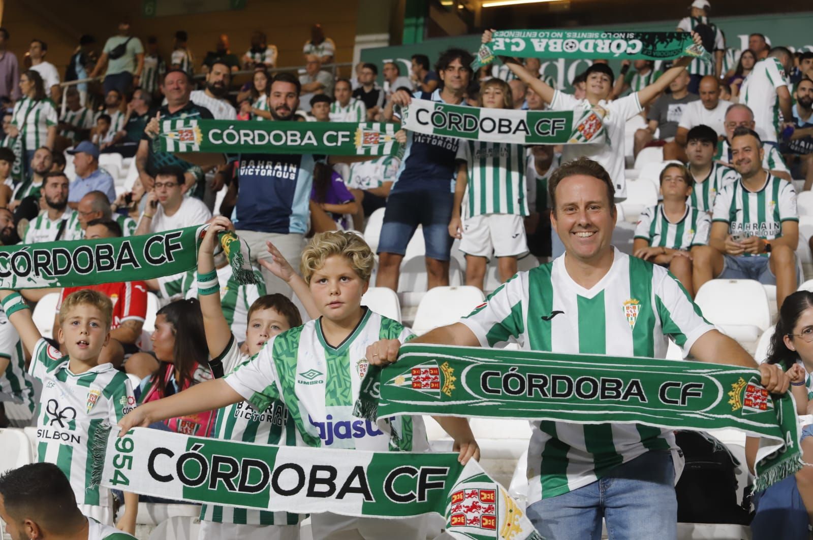 Córdoba CF-Racing de Santander | Las imágenes de la afición en El Arcángel