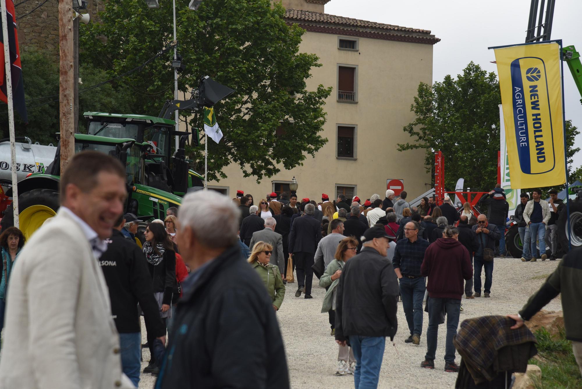 La Fira de Sant Isidre de Solsona obre amb ambient, però pendent del cel