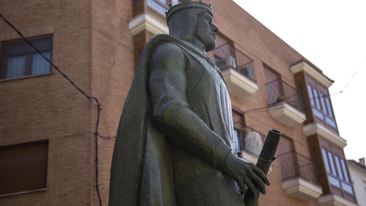 ¿ Qué opinas de las mofas a la estatua de Jaume I por el pergamino situado en la entrepierna?