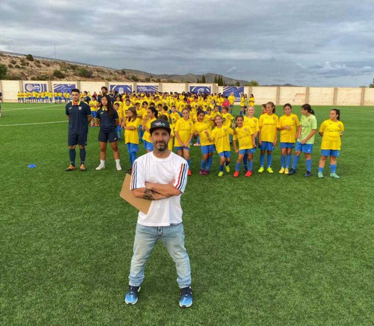 El CD El Campello presenta a su gran familia para la temporada 2022-2023