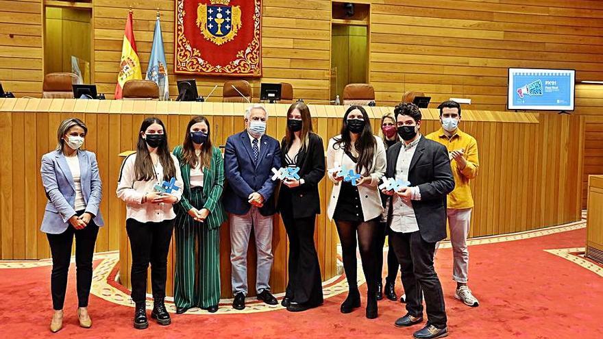 Los ganadores, ayer, en el Parlamento de Galicia.  | // CEDIDA