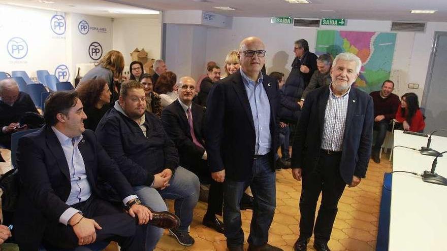 Comité Ejecutivo del Partido Popular, ayer, en la sede provincial. // Iñaki Osorio