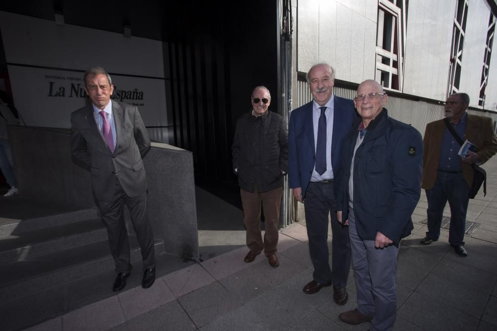 Vicente del Bosque participa en un acto con exjugadores del Oviedo