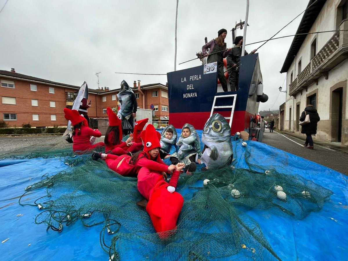 "La perla del Nonaya", ganadora de la categoría de carrozas del carnaval de Salas.