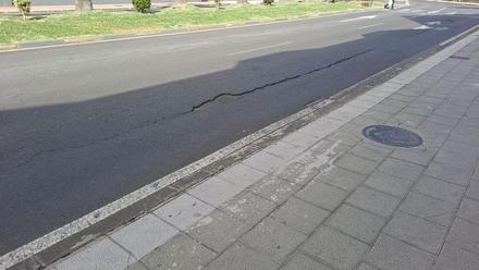 Puerto de la Cruz investiga el origen del hundimiento del asfalto en la avenida  Melchor Luz - El Día