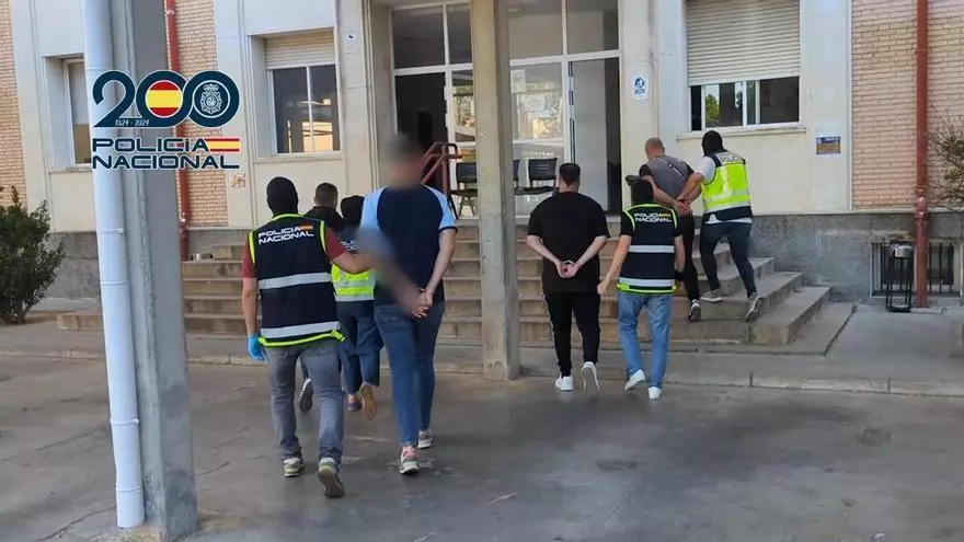 VÍDEO | La Policía Nacional detiene a 14 ultras más de Sevilla y Betis por la pelea en Nervión antes del primer derbi de la temporada