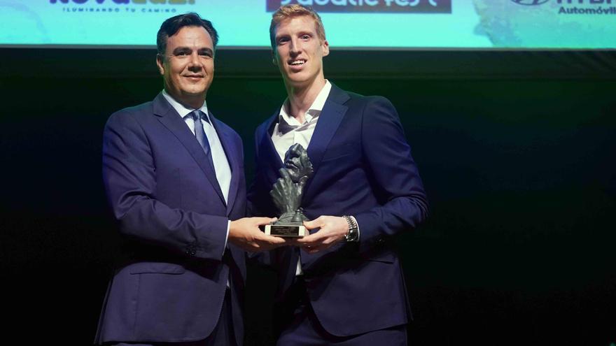Alberto Díaz recibe el Premio Málaga del Deporte 2023 otorgado por La Opinión de Málaga