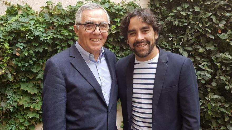 El director del Museo Picasso, José Lebrero, y el guitarrista Daniel Casares, ayer en la pinacoteca