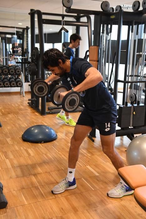 Los titulares en el partido de ayer ante el Sporting tuvieron una sesión de recuperación en la Casa del Agua.