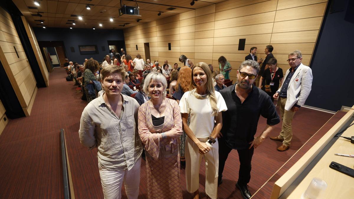Por la izquierda; Jorge Fernández, Lucía Falcón, Diana Llamazares y Santiago Martínez.