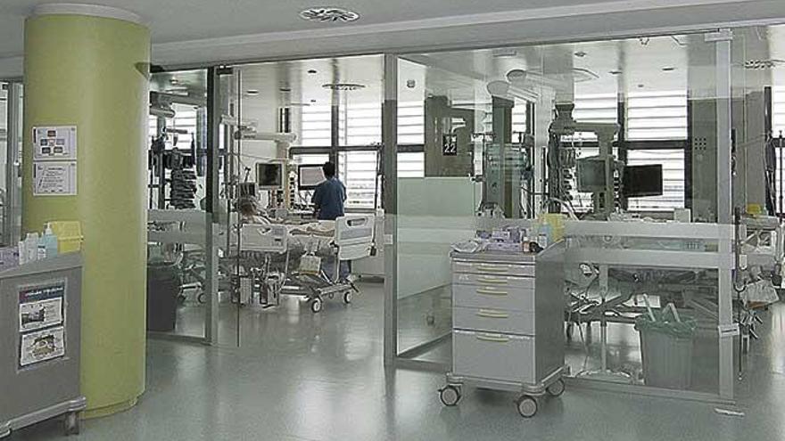 Una imagen de archivo de la Unidad de Cuidados Intensivos del hospital de referencia.