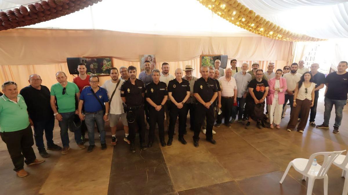 Reunión del Ayuntamiento y la Policía Local con los caseteros.