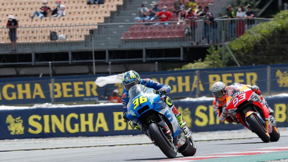 Mir y Marc Márquez durante los libres en el Circuit