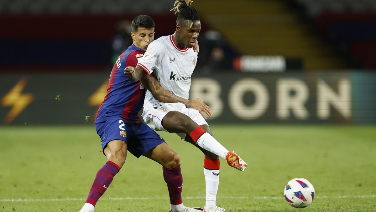 Cancelo y Nico Williams en un Barcelona-Athletic.