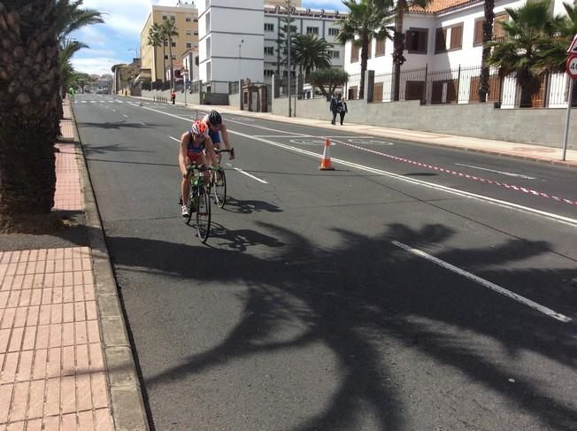 El triatlón se apodera de Las Palmas de Gran Canaria