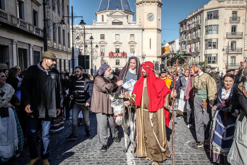 «Les Pastoretes» adoran al Niño en Alcoy