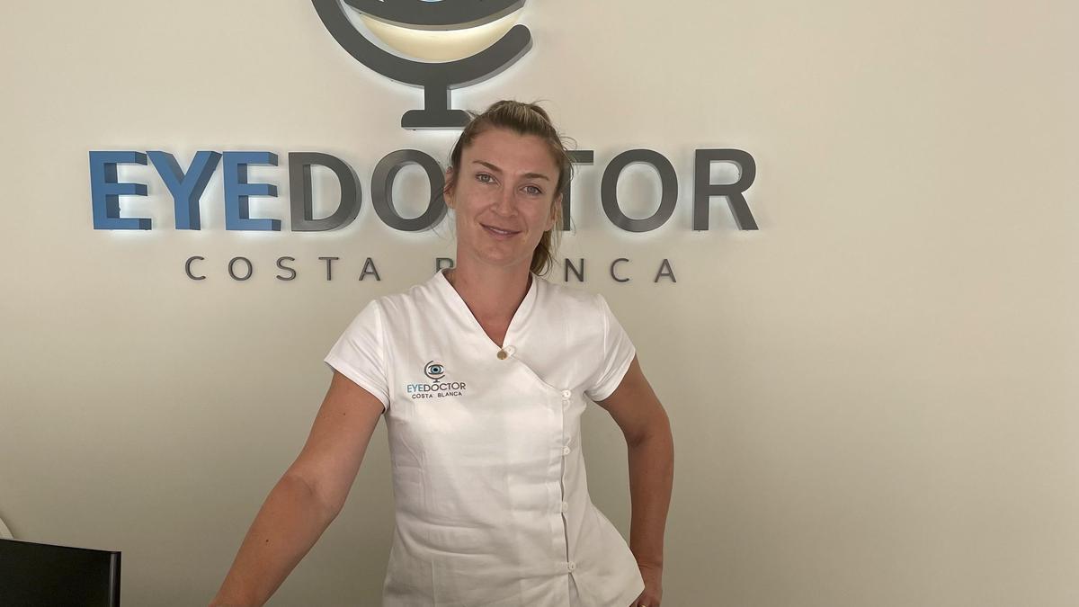 La doctora Justyna Koszel es la directora del centro Eye Doctor Costa Blanca.