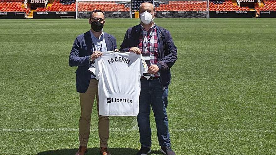 Un 'selfie' para entrar en Mestalla