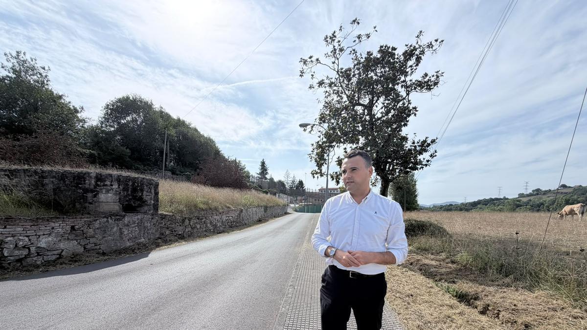 Guillermo Peláez en los alrededores del centro de menores de Sograndio.