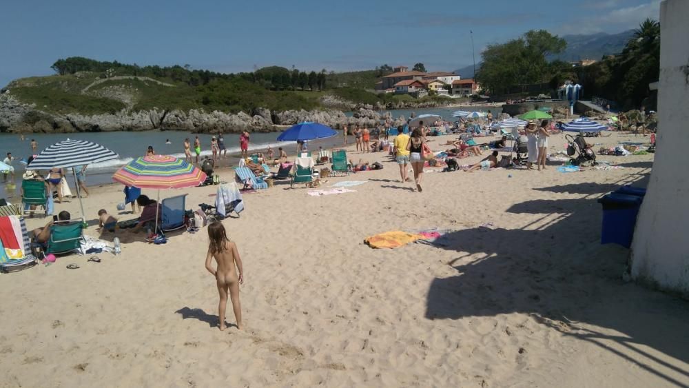 Sábado de playa en Asturias: parcelas de arenal