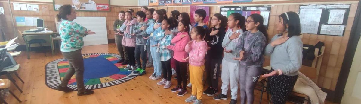El colegio Pablo Miaja canta con una sola voz