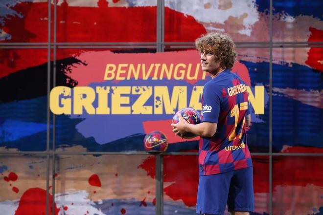 Solo un año más tarde de la decisión, en el siguiente mercado de fichajes de verano, Griezmann se convertía en nuevo jugador del Barça después de que los azulgrana pagaran su cláusula de rescisión