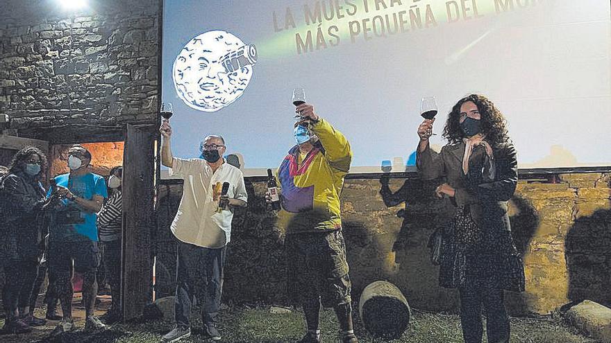 Diez años de festival bien merecen un brindis.