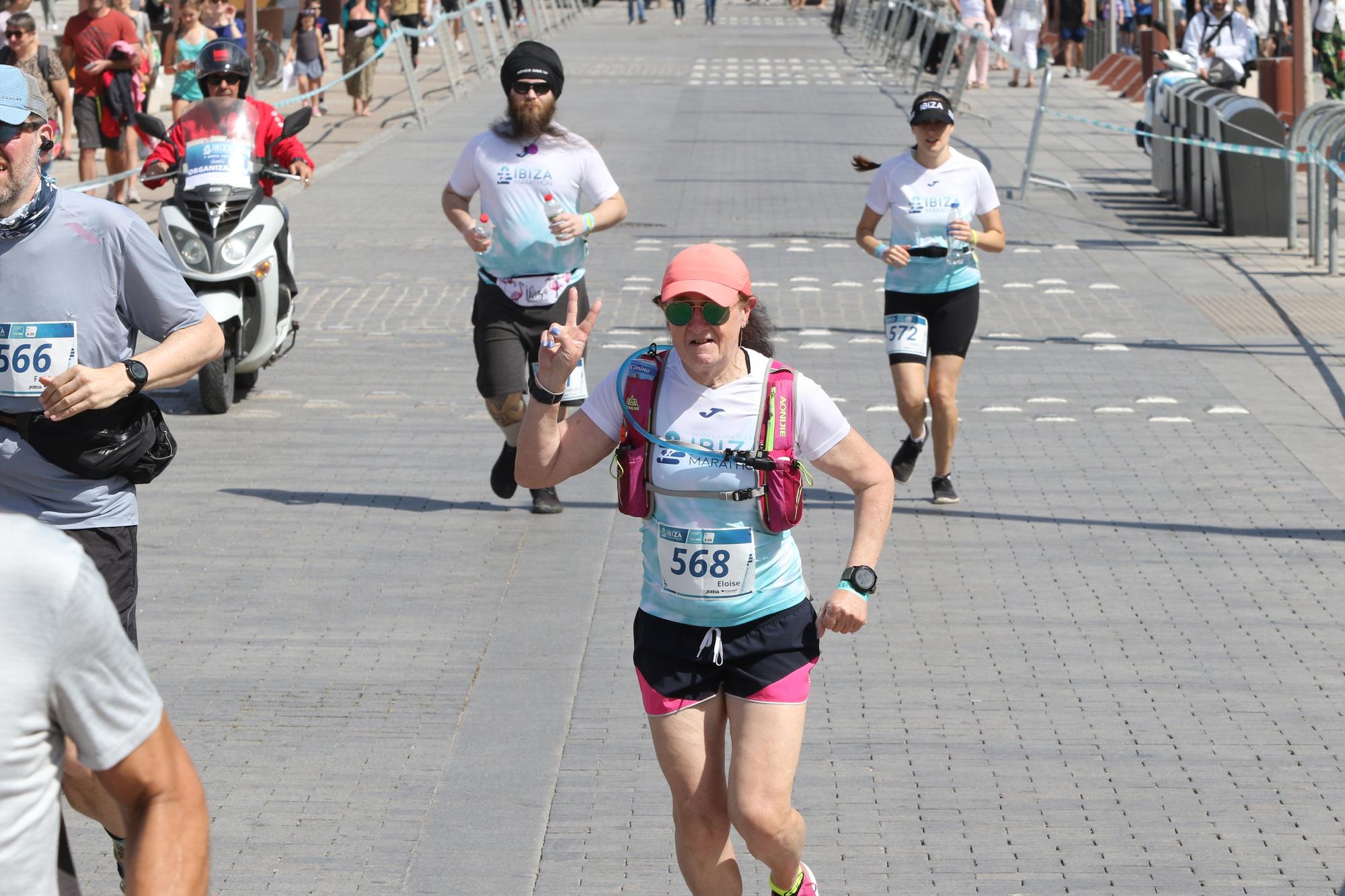 Búscate en nuestra galería de fotos del Santa Eulària Ibiza Marathon