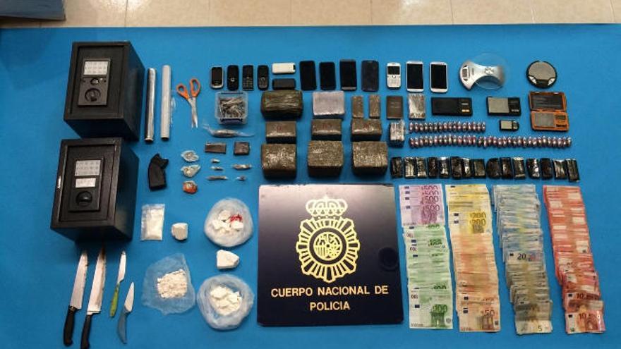 Droga, dinero y otros objetos intervenidos en Maspalomas.