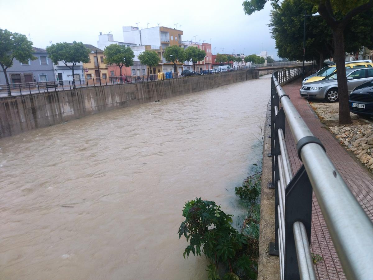 El Girona, desde la calle Divina Aurora de El Verger, que quedó devastada en la riada de 2009