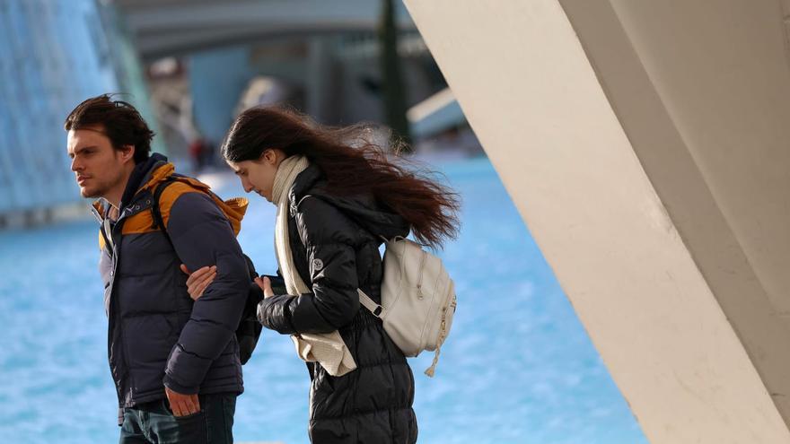 El viento registra rachas de hasta 114 kilómetros por hora en Buñol