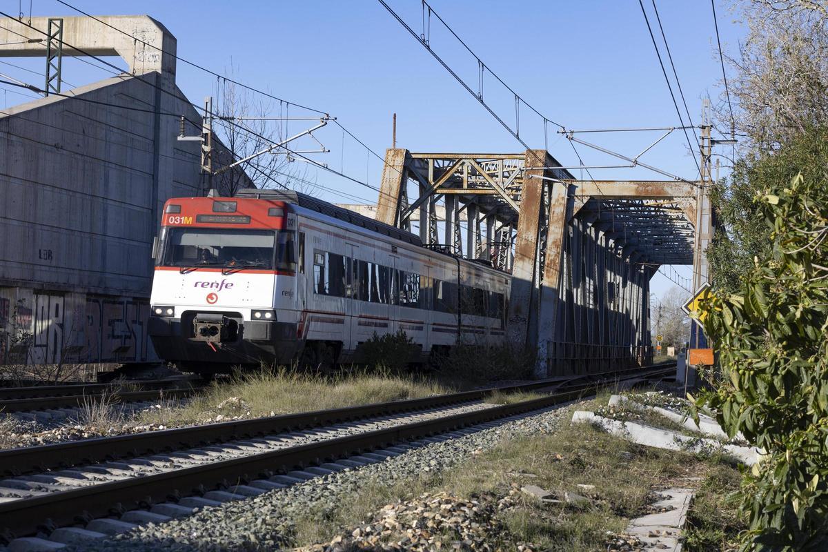 La reparación del viaducto afectado por el incendio prevé la sustitución de 250 traviesas.