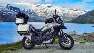 5 carreteras icónicas de Europa para recorrer en moto