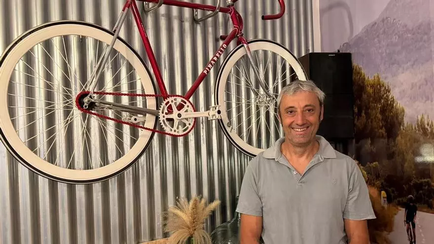 VÍDEO | Miquel Alzamora, mentor de Enric Mas en el ciclismo: "Ha ganado la Vuelta a España porque se ha quitado la presión de ser el líder del equipo"