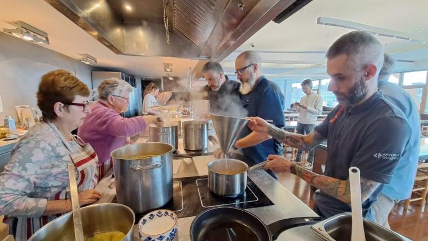 Preparació de l'Escudella de Palamós.