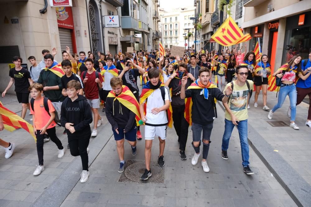 Joves es manifesten per la llibertat a Figueres