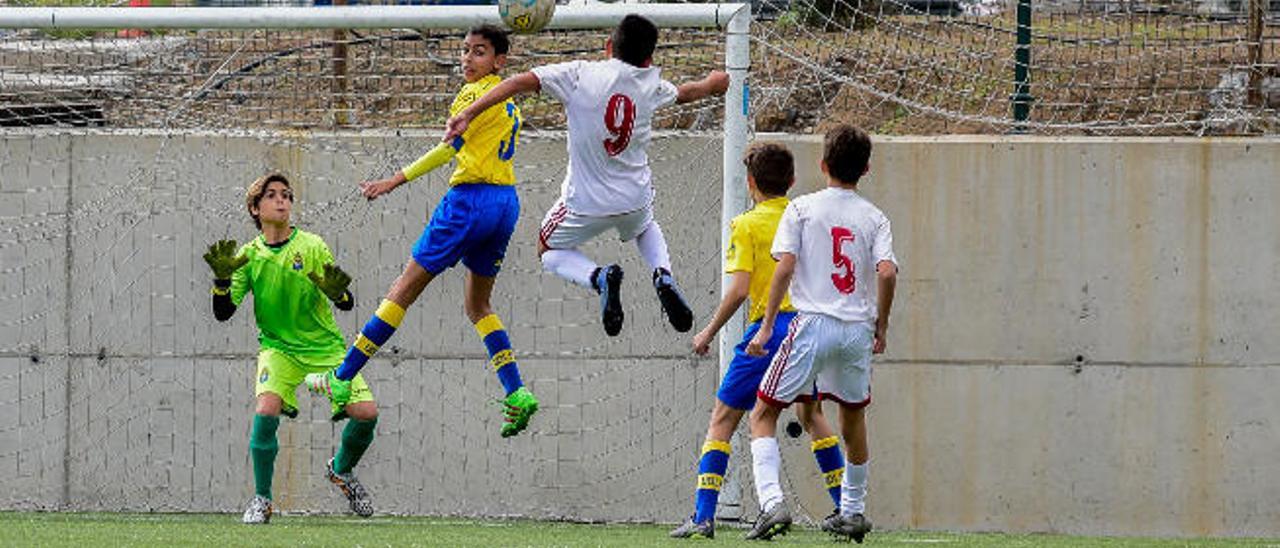 el gol de cabeza que marcó Borja (9).